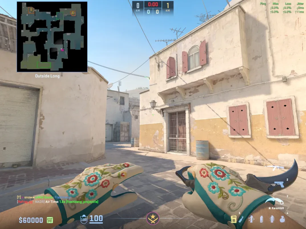 A CT lines up the flash from Outside Long before pushing through Mid Doors.